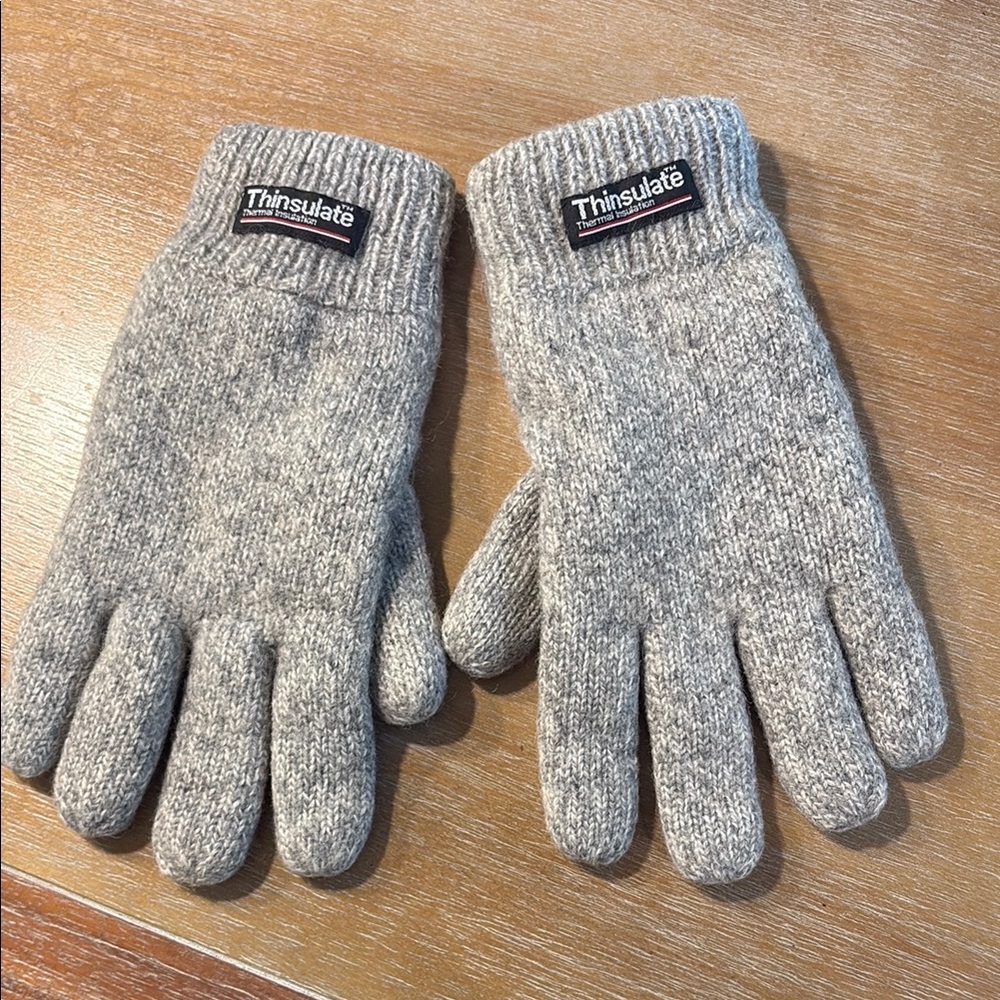 3M Thinsulate Gray Gloves for Ultimate Warmth and Comfort